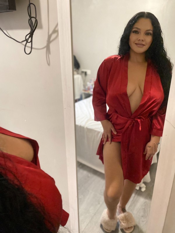 ZAFIRO ESCORT DE LUJO