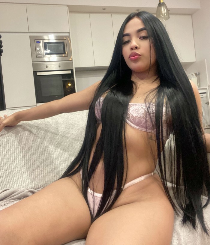 SU NIÑA TRAVIESA 24 AÑOS PAMPLONA 24/7