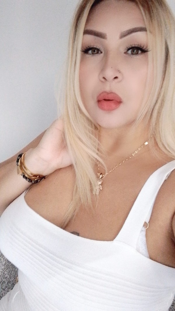 ISABELLA FIESTERA DELICADO SQUIRT PARA TU BOCA