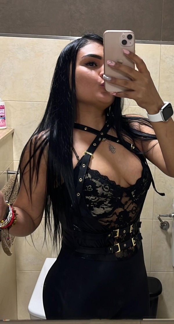 Amigas calientes en busca de nuevas experiencias