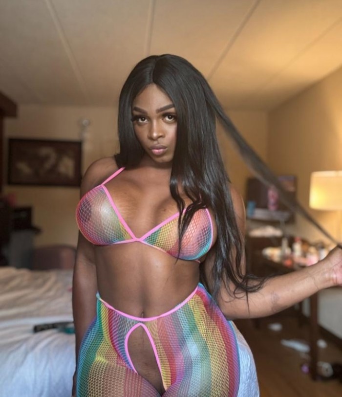 TRANSEXUAL SÚPERTODA 22CM ACTIVA Y PASIVA POPPER – EL AVILÉS CAPITAL