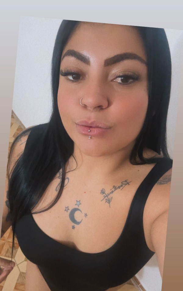 Kelly más perra que nunca, fiestera a tope 24 hora