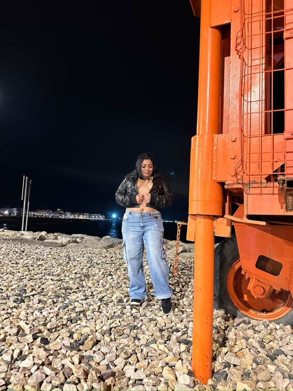 Kelly más perra que nunca, fiestera a tope 24 hora