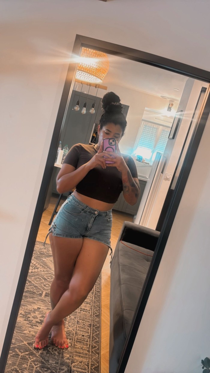 NALGONA , ATREVIDA DE BUENAS CURVAS COLOMBIANITA