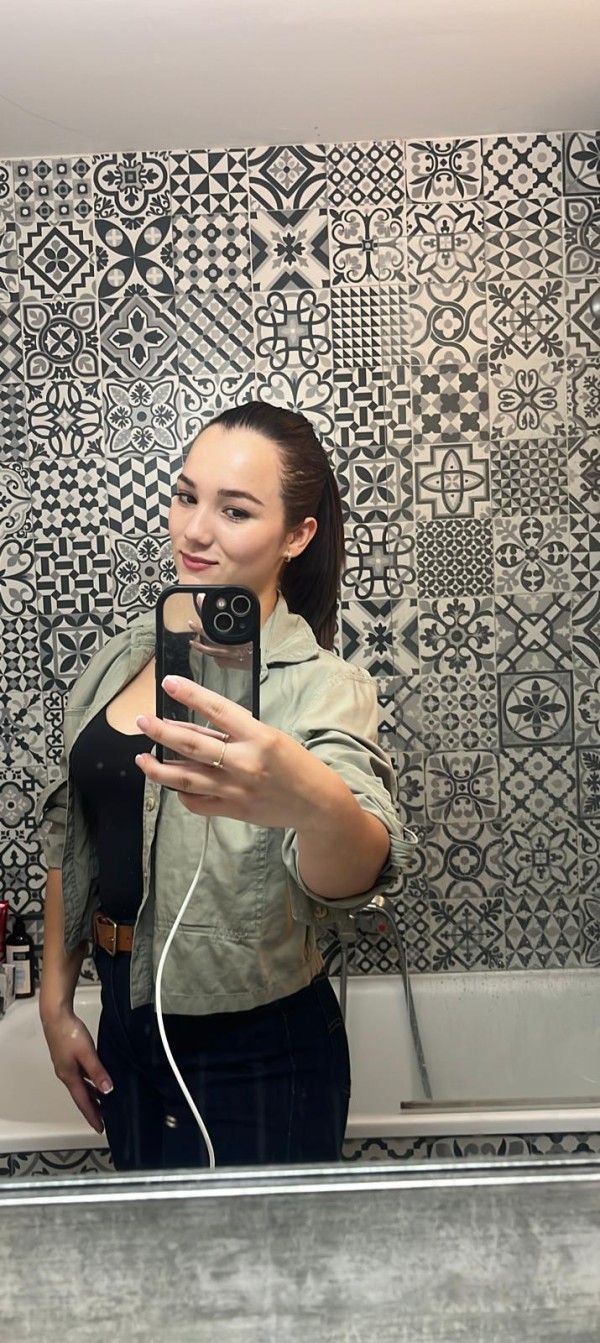 ALAIA, JOVENCITA LATINA DE 22 AÑOS REAL INDEPENDIENTE