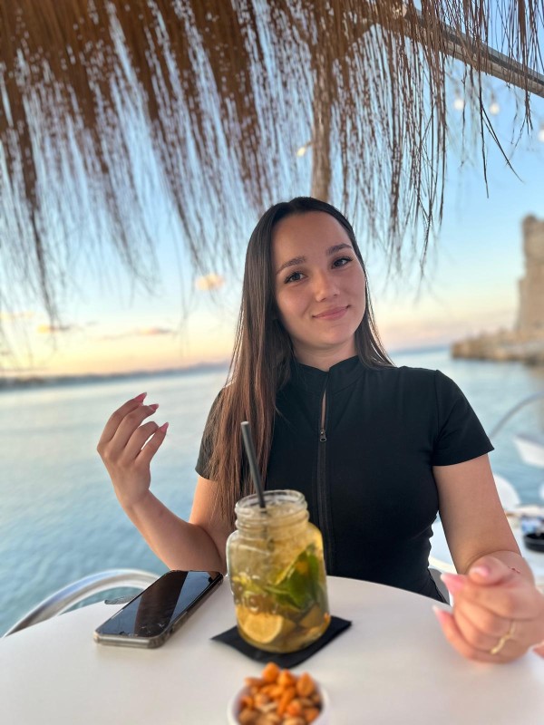 ALAIA, JOVENCITA LATINA DE 22 AÑOS REAL INDEPENDIENTE