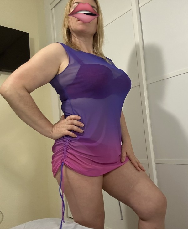 Angelika, dulce compañía y cálidos masajes