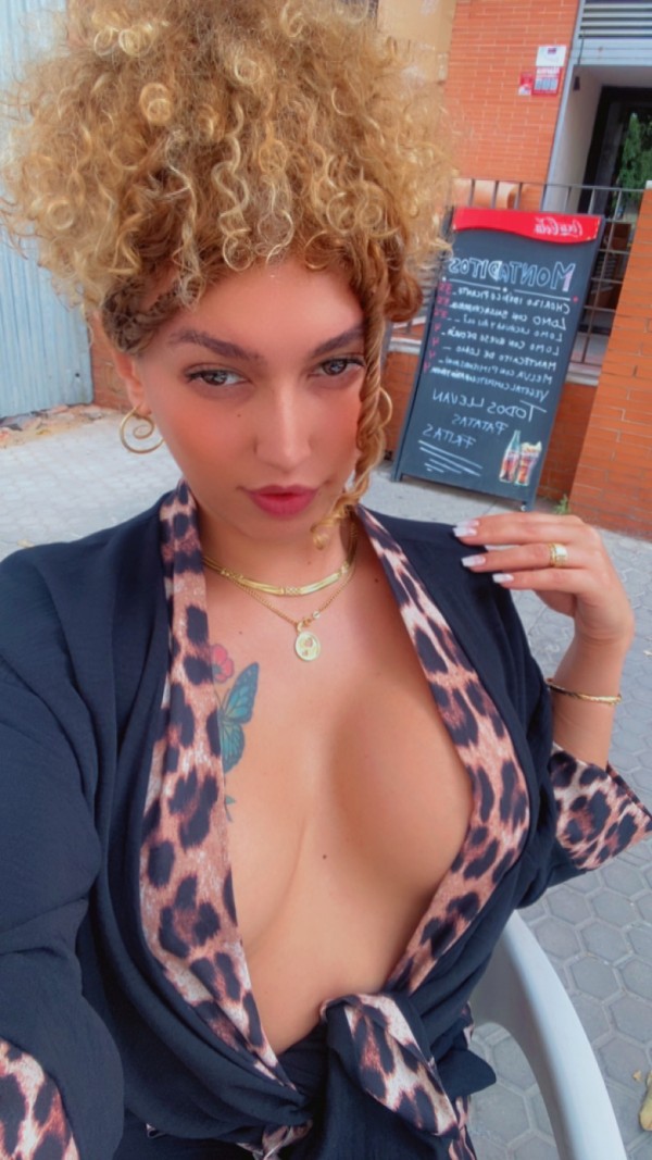 Dulce chica transexual súper discreta Mís fotos son reales 100%