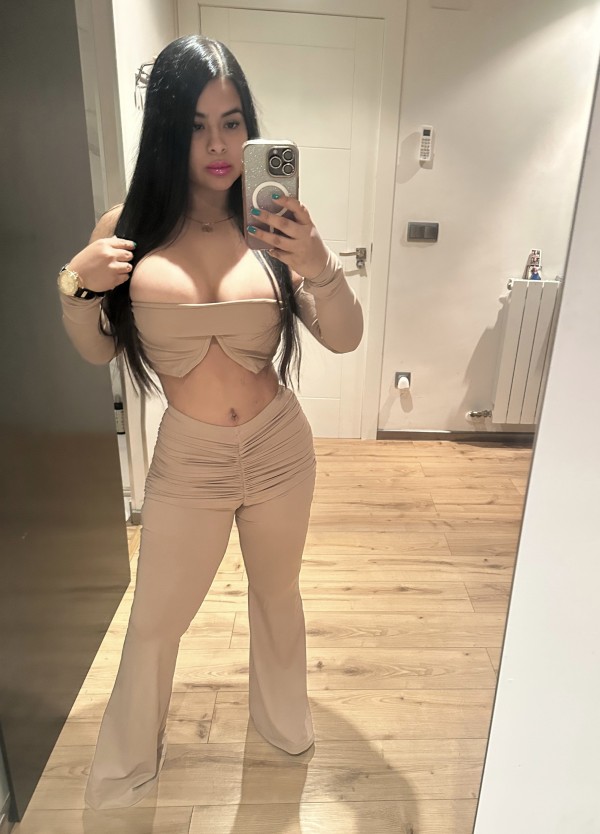 Colombiana sexy, trato VIP y discreción total