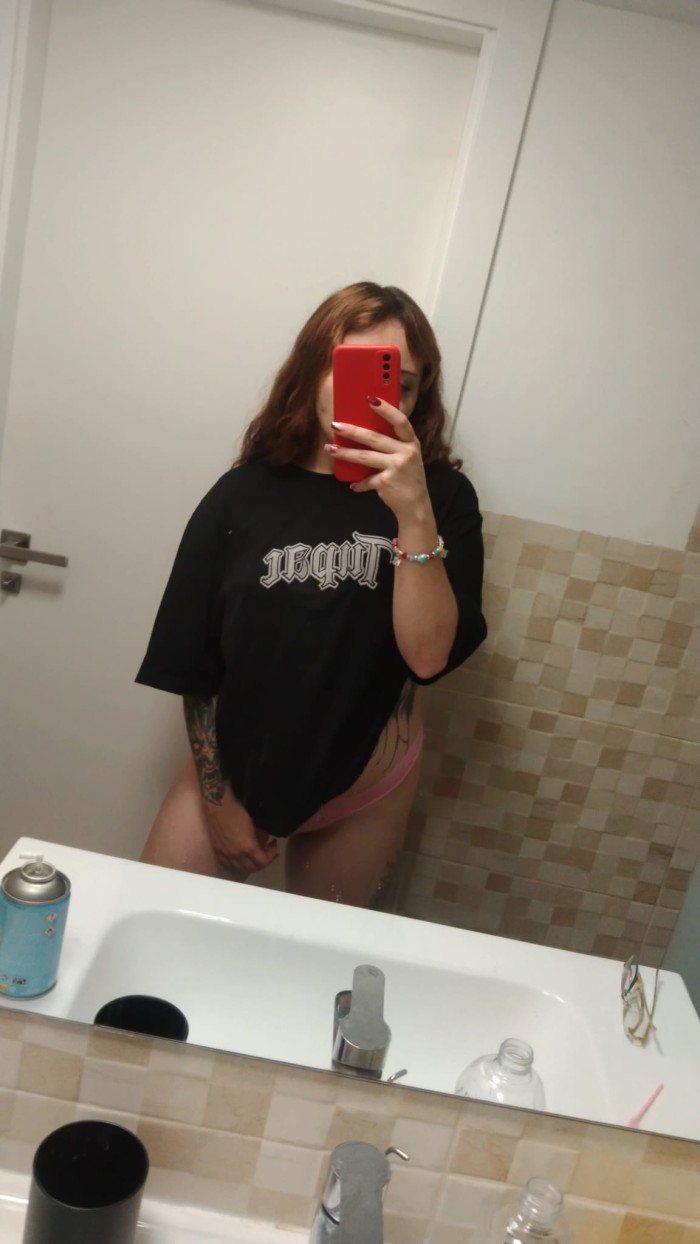 Chica jovencita tierna delicada cariñosa