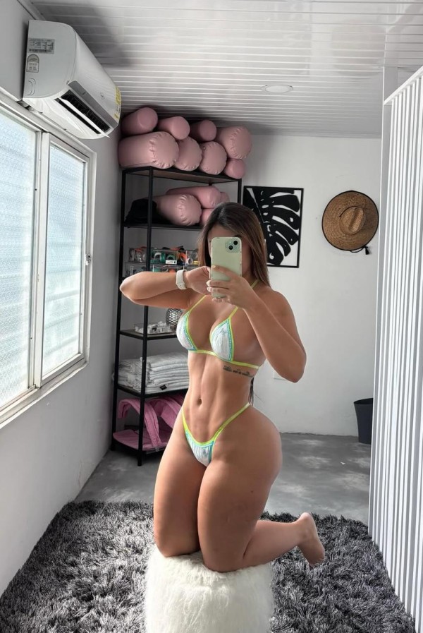 COLOMBIANA PRIMERA VEZ EN LA CIUDAD