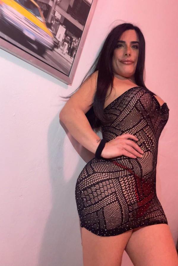 Trans. Guapa. Femenina.