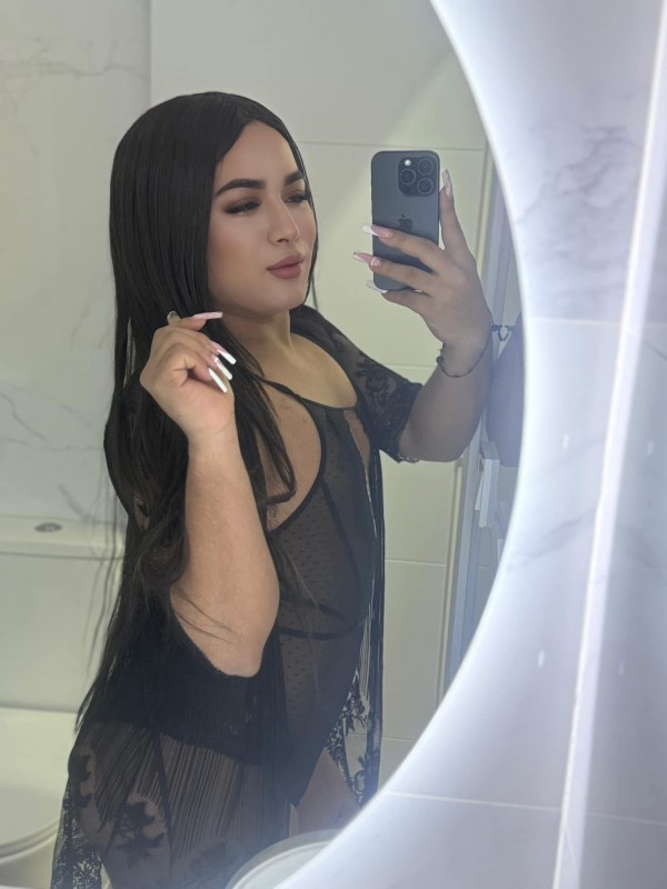 Kendall toda una diosa niñata jovencita dispuesta a todo activa & pasiva