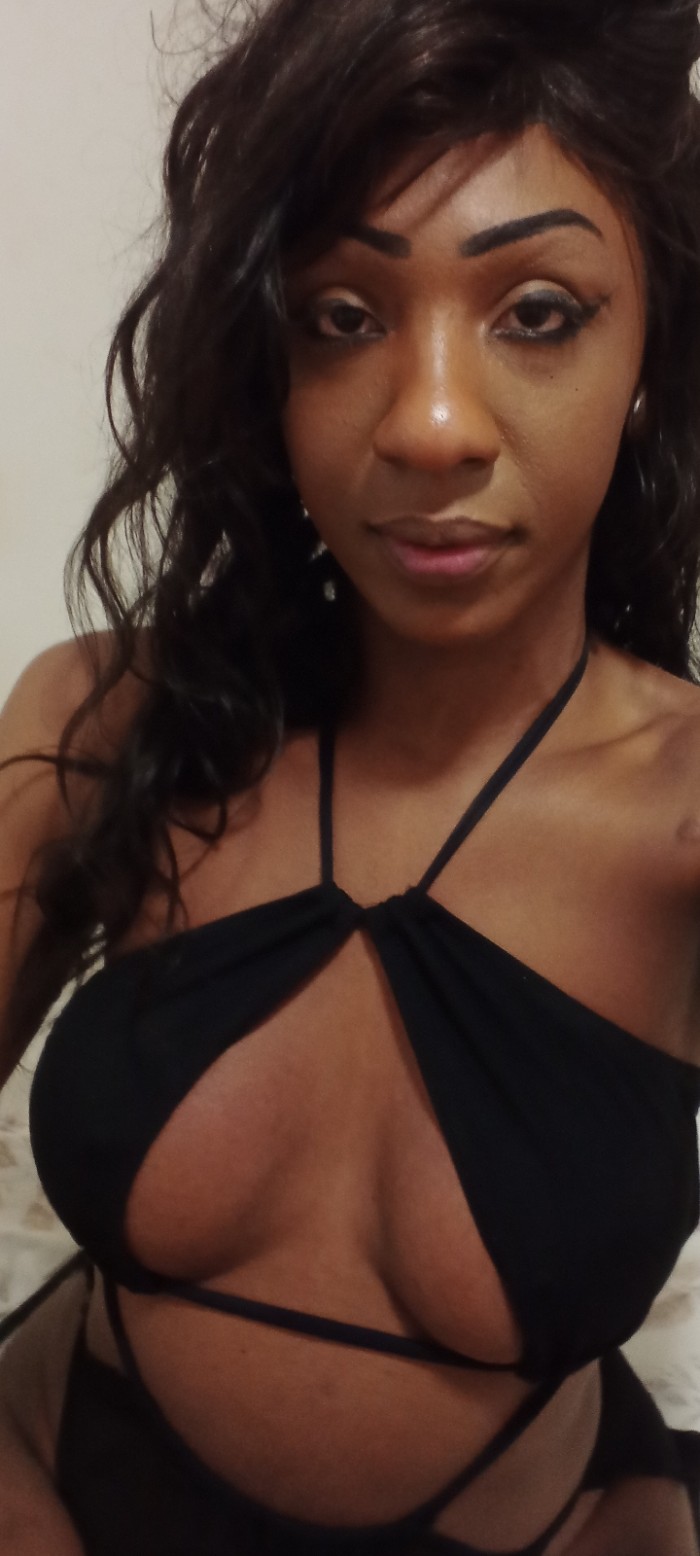 Gleicy trans wapa y femenina