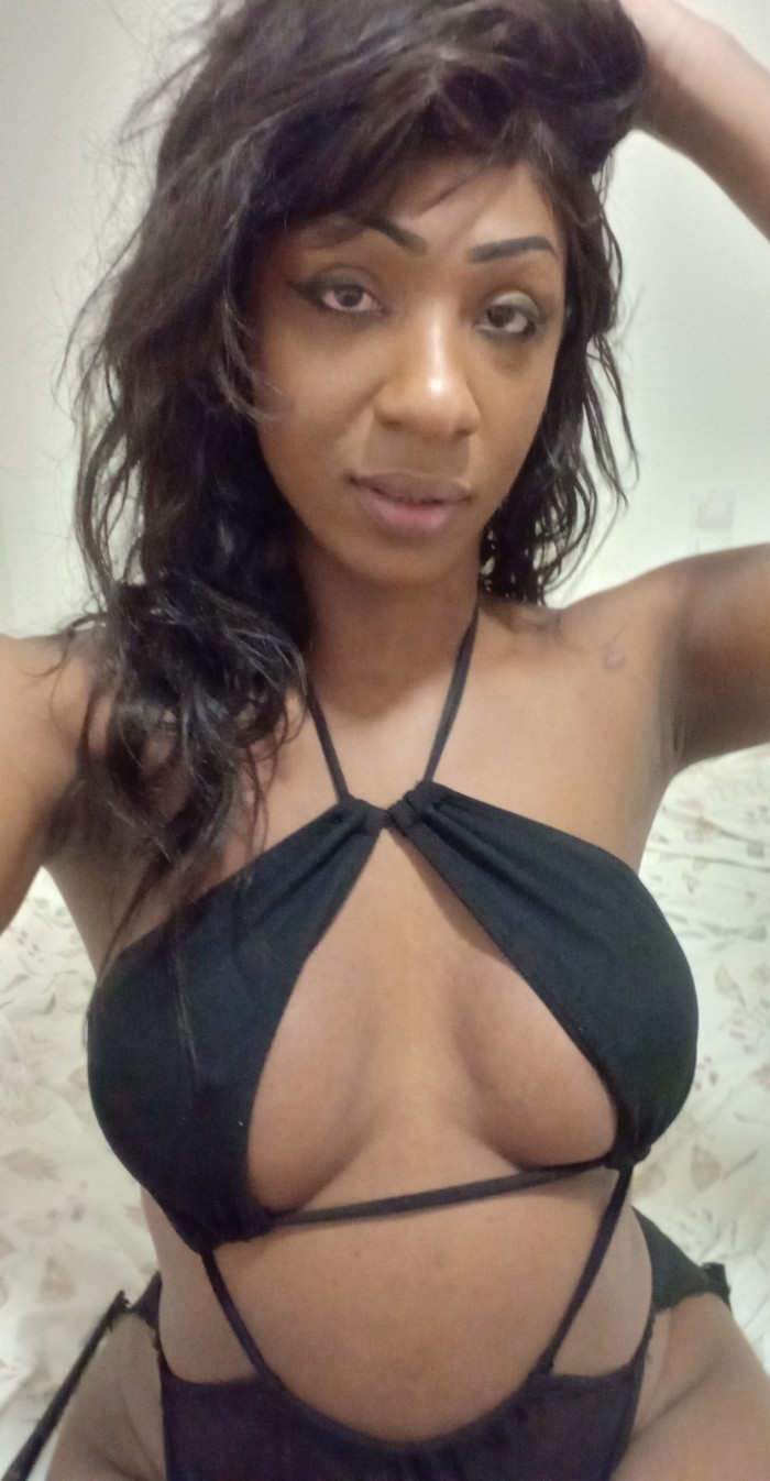 Gleicy trans wapa y femenina