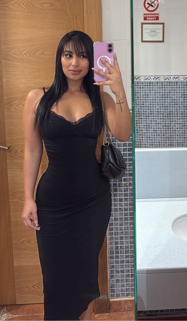 HOLA SOY SARA JOVEN EN FUENGIROLA