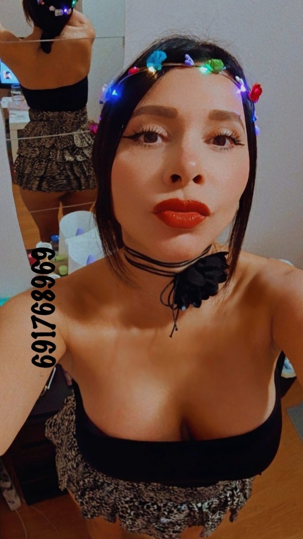 BOMBONCITO COÑITO DELICIOSO DELGADITA TETONA