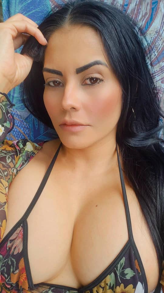 SAMANTHA UNA HERMOSA MUJER SUPER ENTREGADA Y MUY CALIENTICA