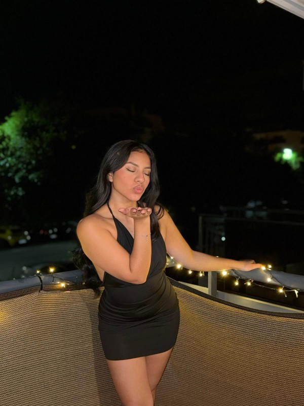 CATALINA. POSTURAS RICAS Y UN FRANCES UNICO HASTA CORRERTE RICO