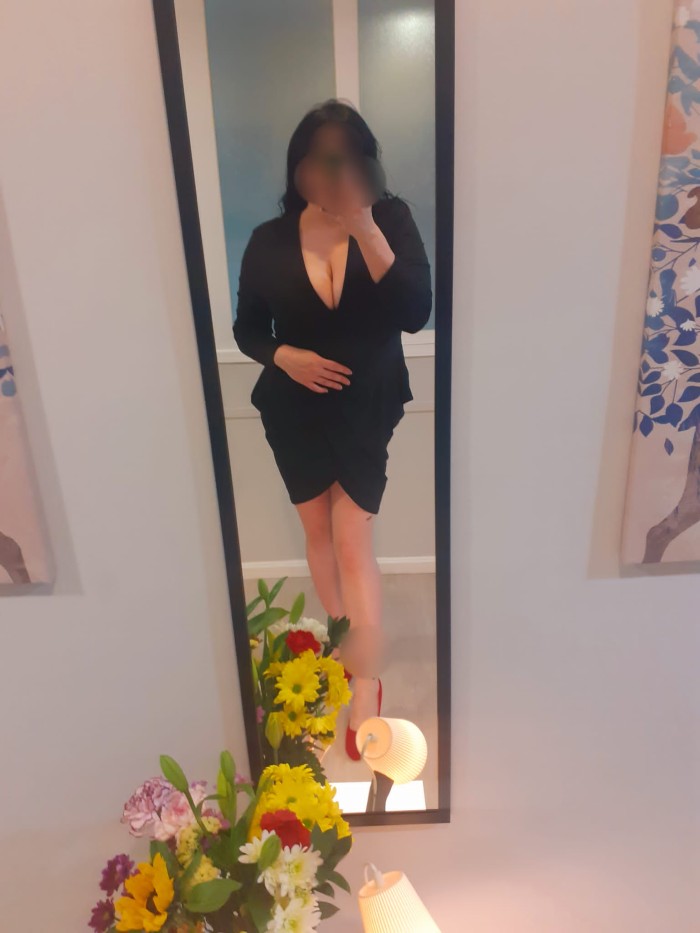 Española!! Masaje relajante y mas cositas…