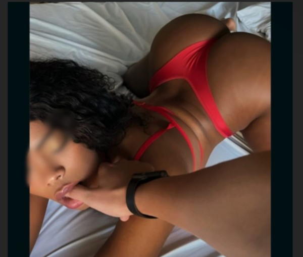 Mulata fiestera recién llegada