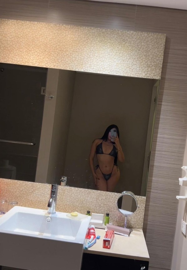 LATINA CACHONDA BALERY  PRIMERA VEZ EN RUBI