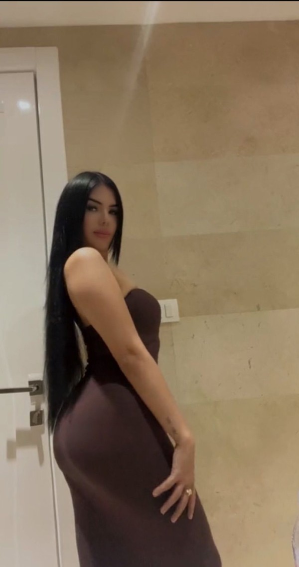 LATINA CACHONDA BALERY PRIMERA VEZ EN RUBI