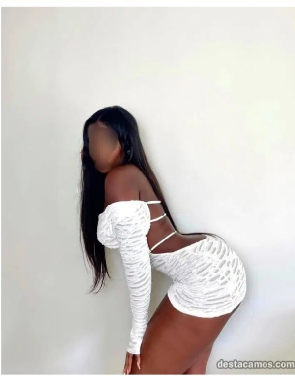 Hola soy victoria una morena Latina