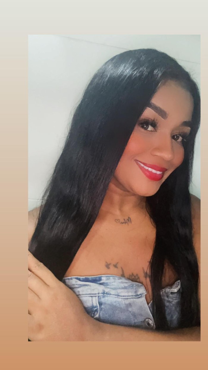 COLOMBIANITA BIEN CACHONDA CON CHOCHITO MOJADITO