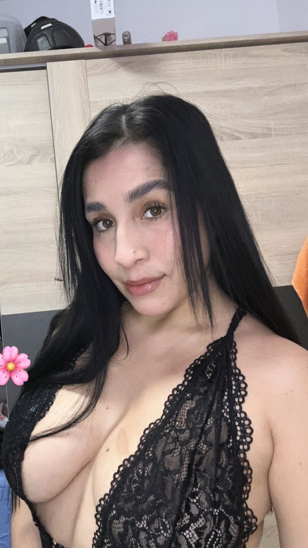 Novedad Bella y real jovencita latina, disponible para hombres solventes