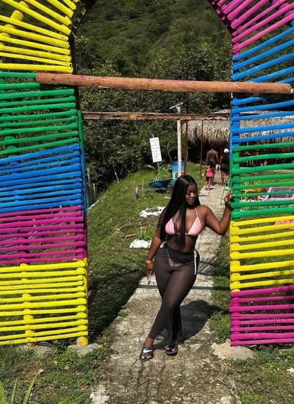 ardiente  y fogosa te encantara mi frances y también me gusta la fiesta