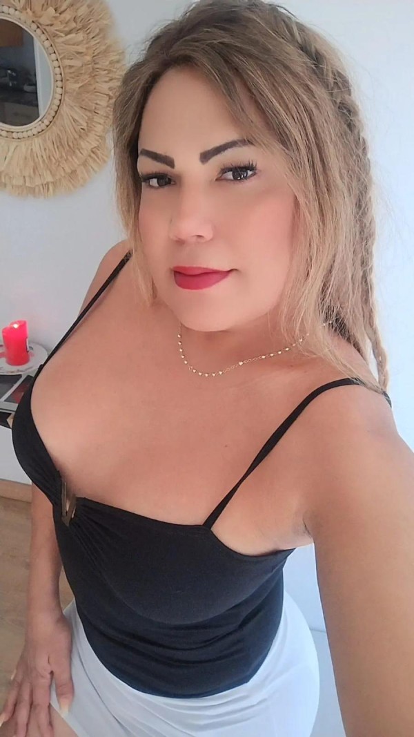 Soy una linda mujer con un espectacular saber estar dotación XXL ven