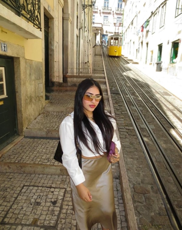 CATALINA, HERMOSA Y CAÑERA CERCA DE TI