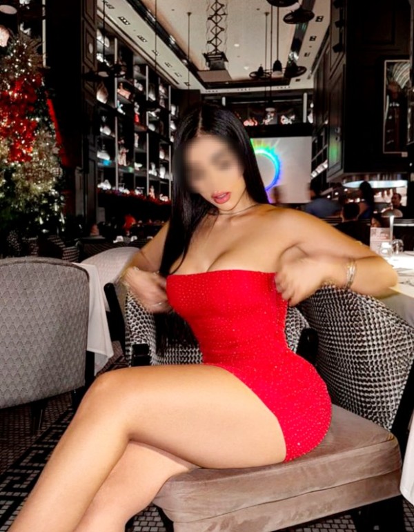 PRINCIPIANTE COÑITO JUGOSO Y ESTRECHO ME ENCANTA FOLLAR