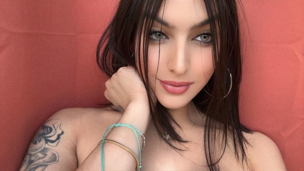 Una muñeca venezolana sexy