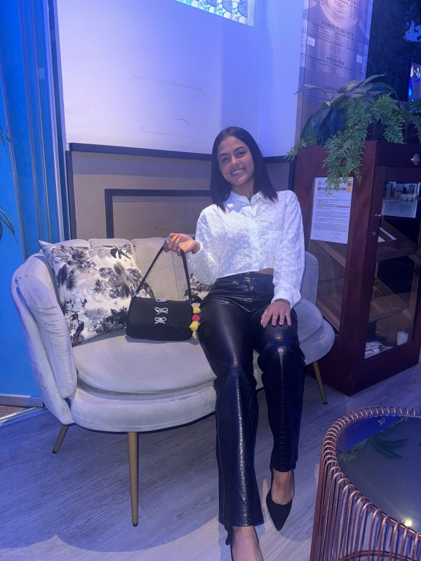 Natalia novedad teen en Bormujos