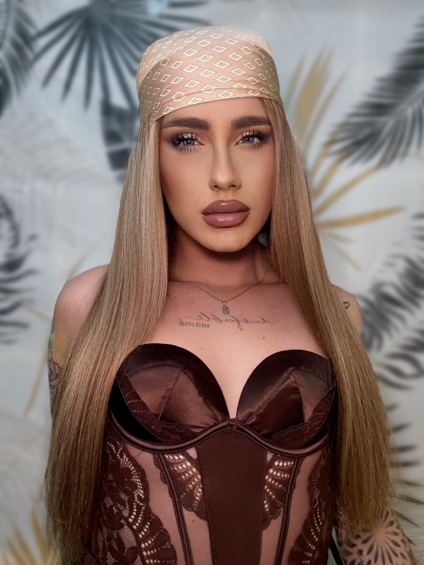 LEE ABAJO ! ALCOBENDAS , LA AUTÉNTICA PAULA MONROE