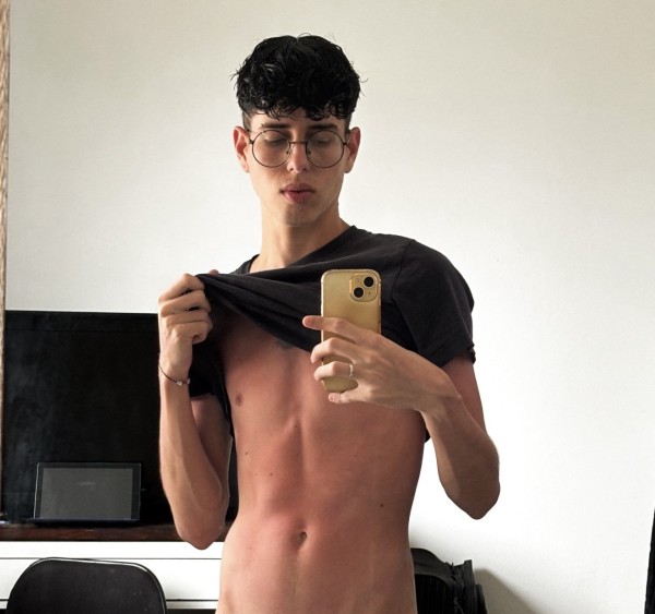 Boy latino nuevo por torre del Mar Vélez Málaga