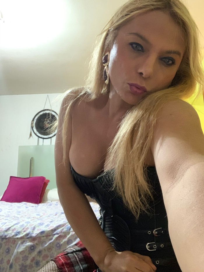 DESCUBRE MI MUNDO DE DESEO Y SORPRESAS CON ADRIANA ALVES TRANS