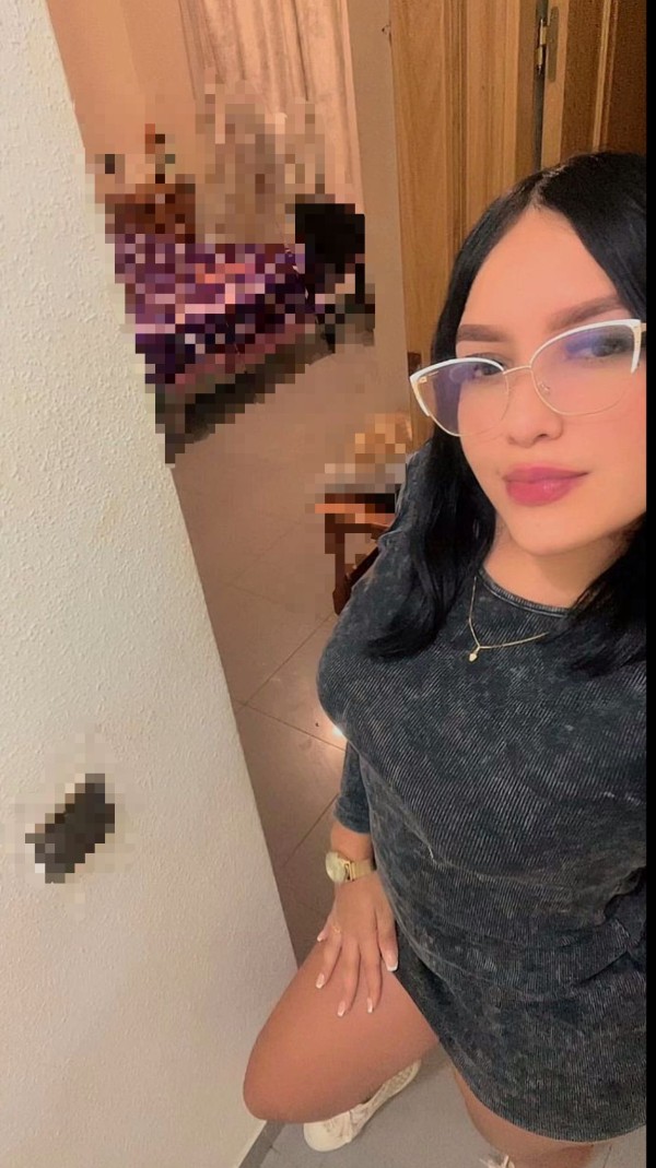 PAOLA 22 años, ELEGANCIA QUE SEDUCE Y TE ENVUELVE…