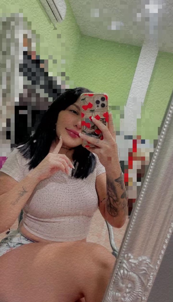 PAOLA 22 años, ELEGANCIA QUE SEDUCE Y TE ENVUELVE…