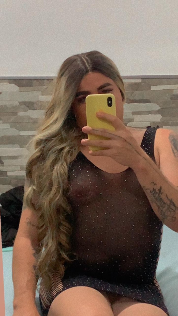 LA REINA DE LA FIESTA RECIÉN LLEGADA POR PRIMERA VEZ, VEN A PROBARME