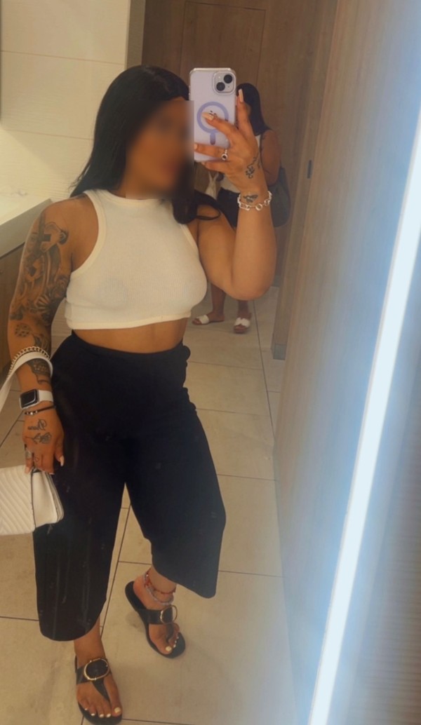 TU CHICA FIESTERA RECIEN LLEGADA A PAIPORTA – SOLO SALIDAS