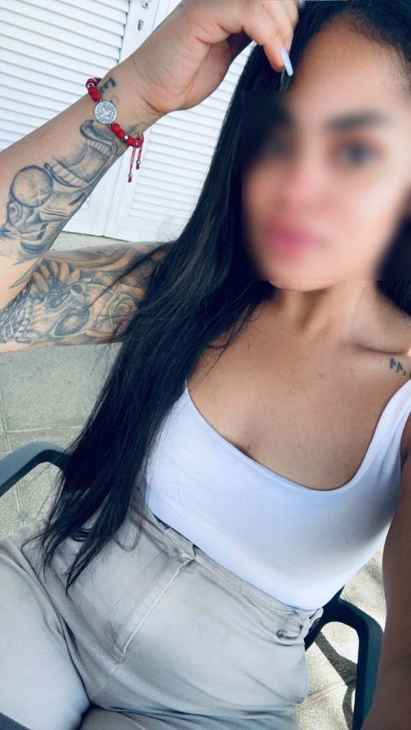 TU CHICA FIESTERA RECIEN LLEGADA A PAIPORTA – SOLO SALIDAS