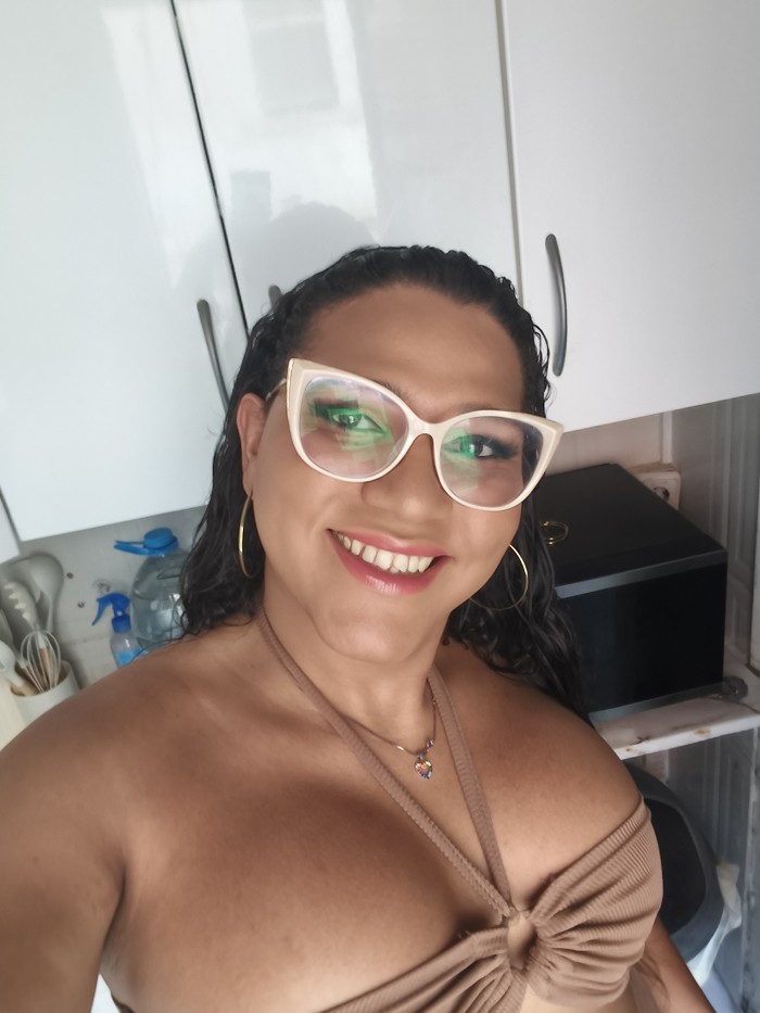 Diosa latina viciosa fogosa complaciente disponibl