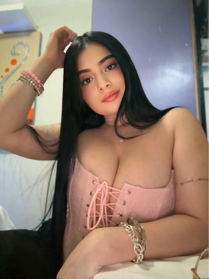 Encantadora y fiestera, Samara un Hermosa morena