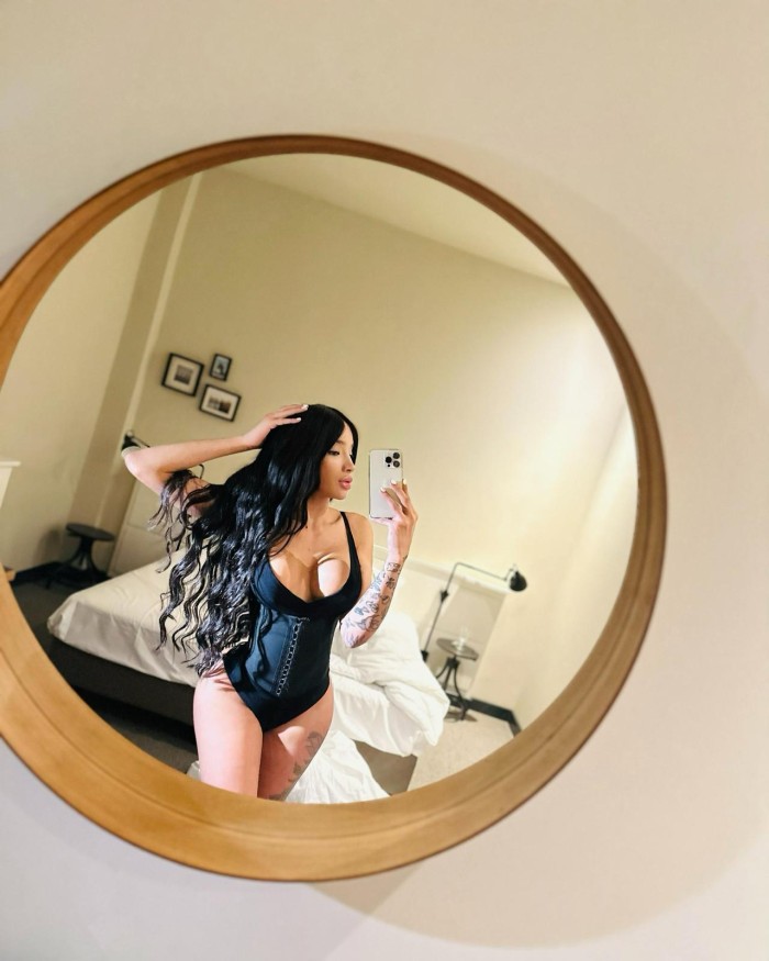 HOLA SOY ESTEFANIA Y ESTOY MUY CALIENTE, dotada