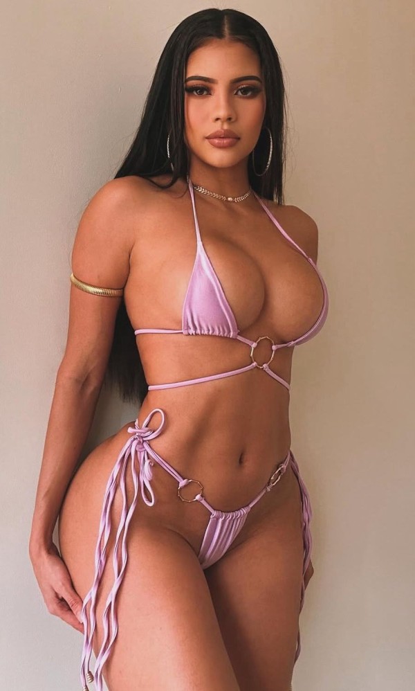 escort de lujo por  poco tiempo en la isla