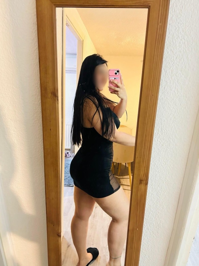 Impresionante paraguaya muy caliente con curvas