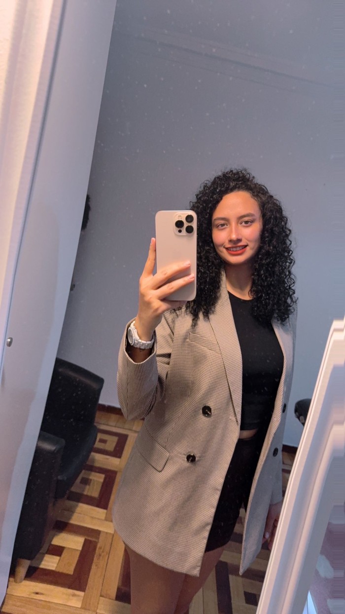 LAURA, LA ARTISTA DEL TOQUE MÁGICO